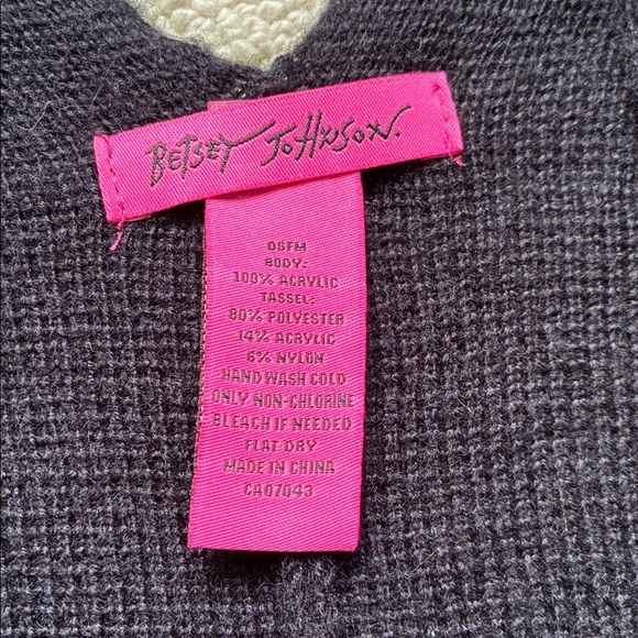 Betsey Johnson Women’s Black Fringe Poncho Sweater One Size - Picture 5 of 6